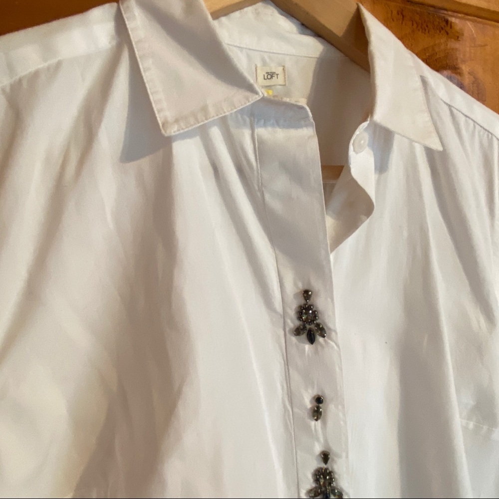 Beautiful button up blouse - Picture 4 of 4